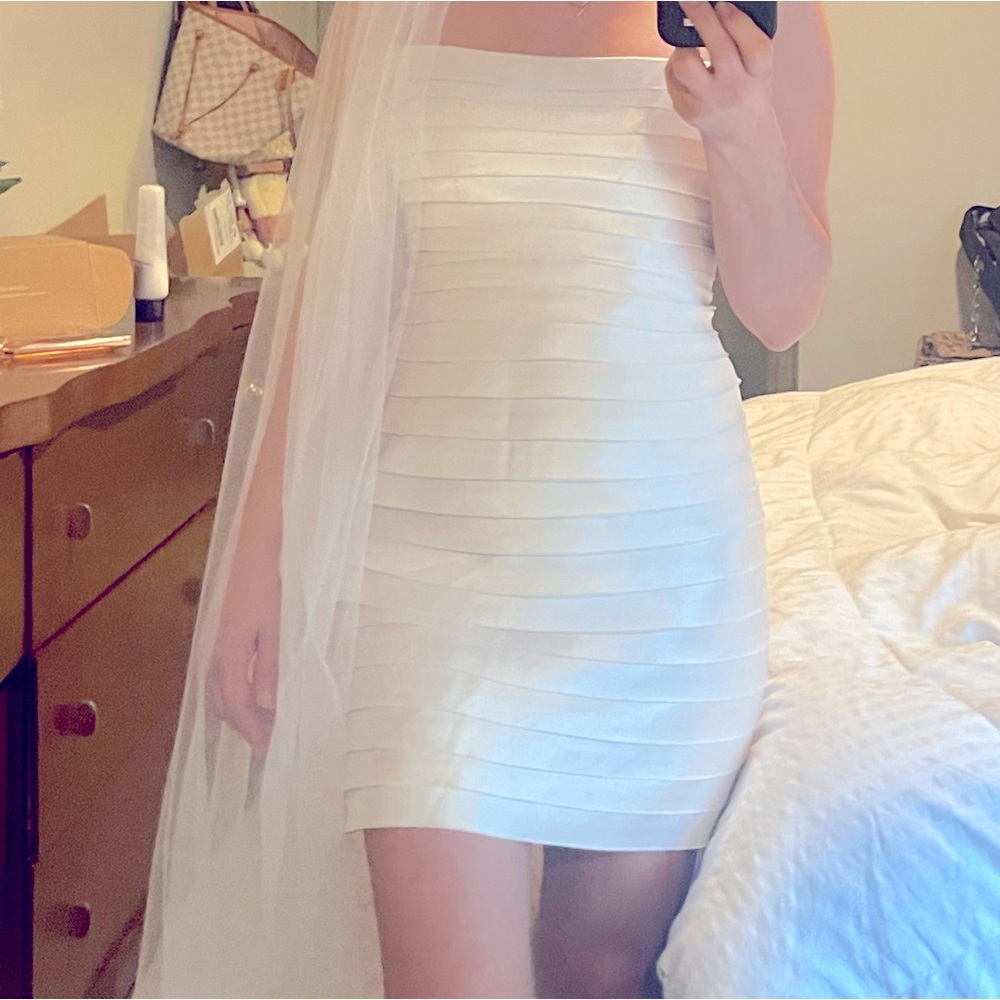 BCBG MaxAzria Bridal Dress SZ 2